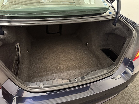 BMW 520i 12 of 19