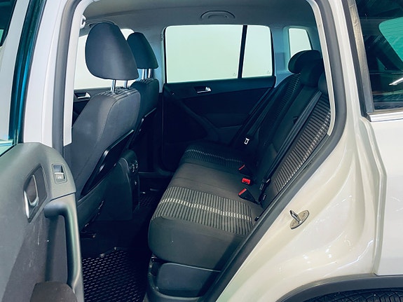 Volkswagen Tiguan 10 of 12