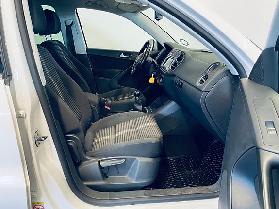 Volkswagen Tiguan 8 of 12