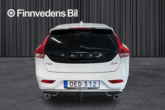Volvo V40 4 of 22