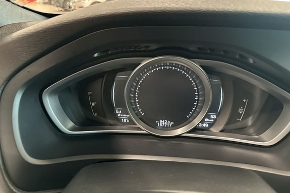 Volvo V40 12 of 22