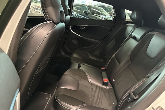 Volvo V40 15 of 22