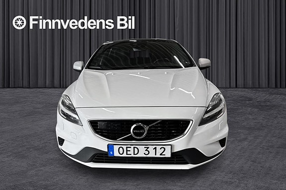Volvo V40 6 of 22