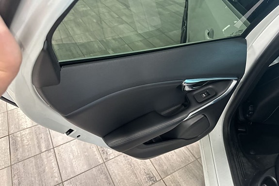 Volvo V40 14 of 22