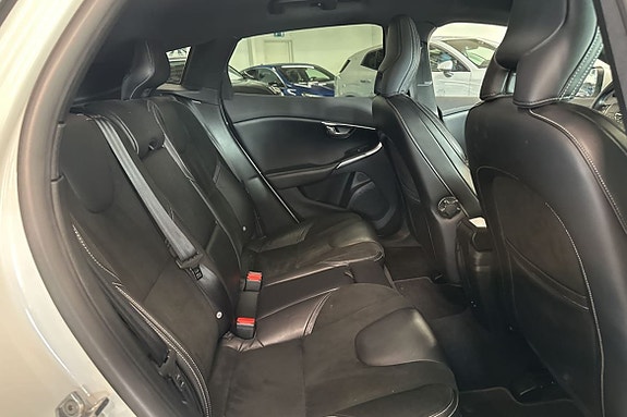 Volvo V40 18 of 22