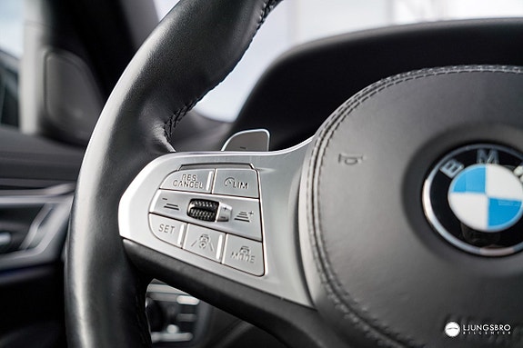 BMW 745Le 13 of 18