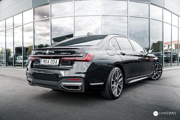 BMW 745Le 2 of 18