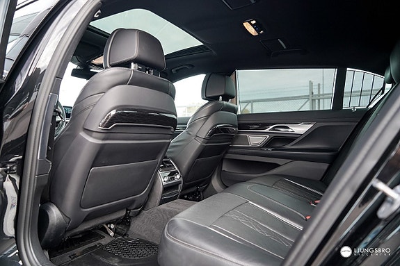 BMW 745Le 17 of 18