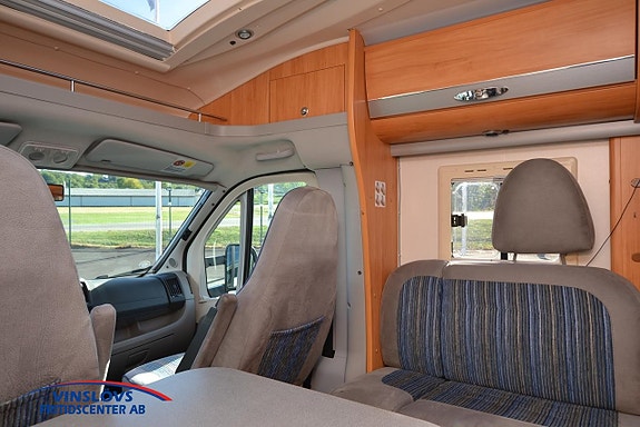 Adria Coral 670 SLT 13 of 20