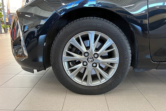 Toyota Yaris 14 of 18