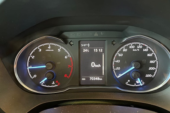 Toyota Yaris 13 of 18
