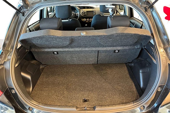 Toyota Yaris 9 of 18