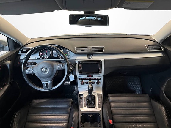 Volkswagen Passat Alltrack 9 of 12