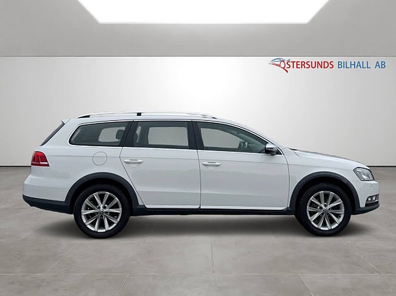 Volkswagen Passat Alltrack 6 of 12