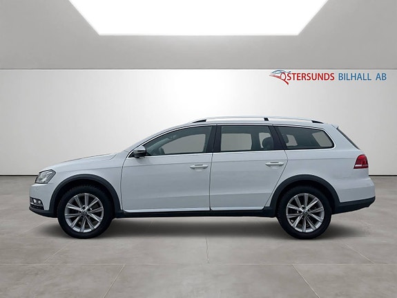 Volkswagen Passat Alltrack 4 of 12