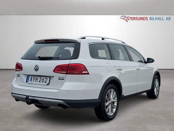 Volkswagen Passat Alltrack 8 of 12