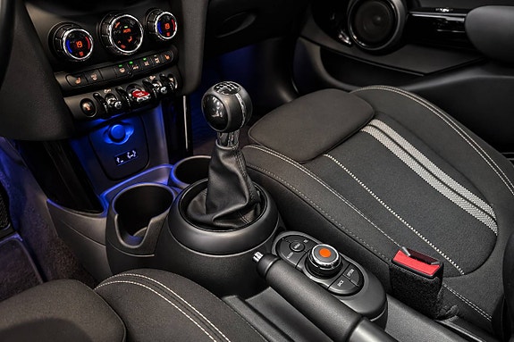 MINI Cooper S 15 of 23