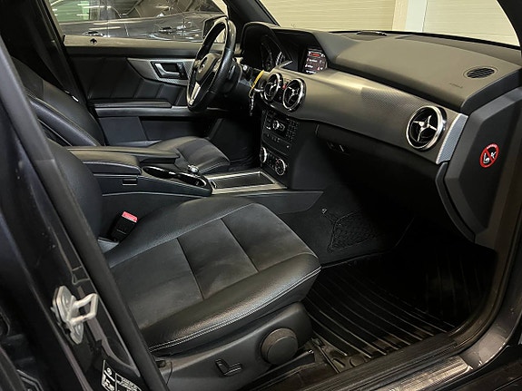 Mercedes-Benz GLK220 9 of 20