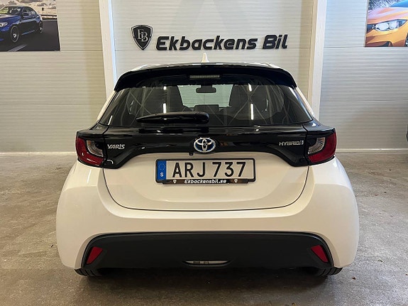 Toyota Yaris 5 of 21