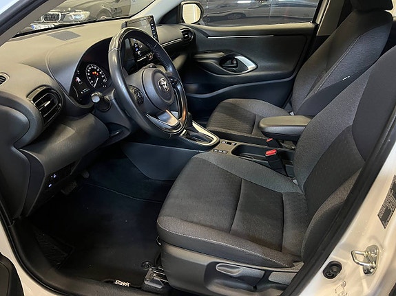 Toyota Yaris 7 of 21