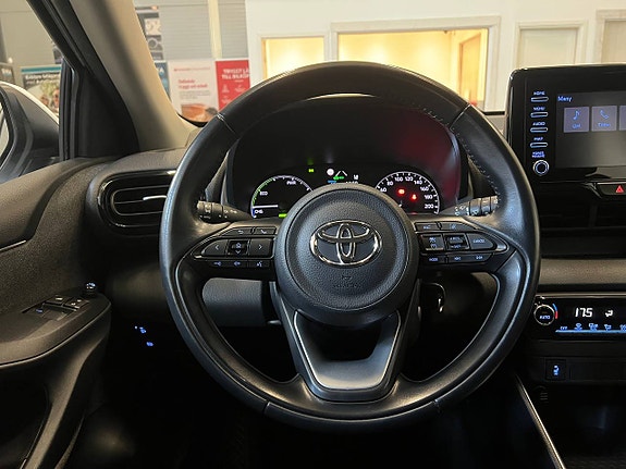 Toyota Yaris 10 of 21