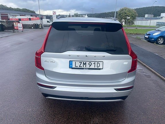 Volvo XC90 4 of 8