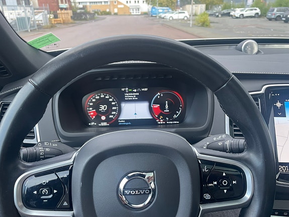 Volvo XC90 5 of 8