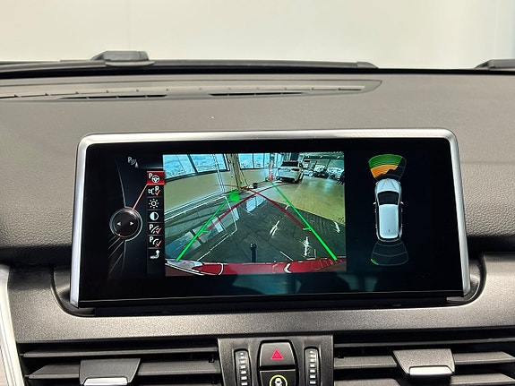 BMW 225i 24 of 28