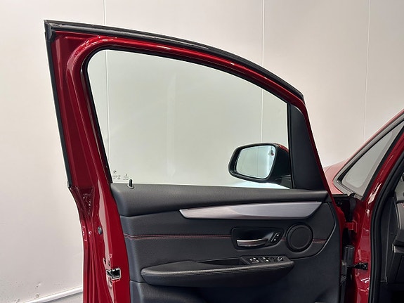 BMW 225i 13 of 28