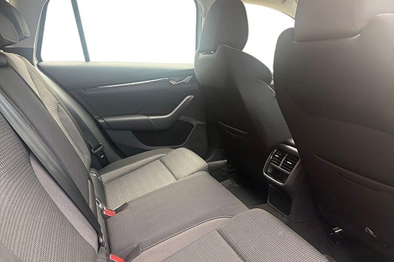 Skoda Octavia 10 of 15