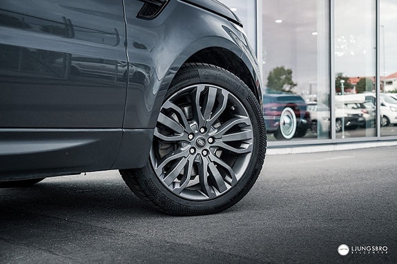 Land Rover Range Rover Sport 3 of 19