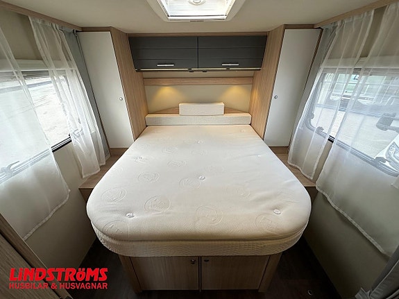 Sunlight T 69 L 150hk Queenbed 2 of 26