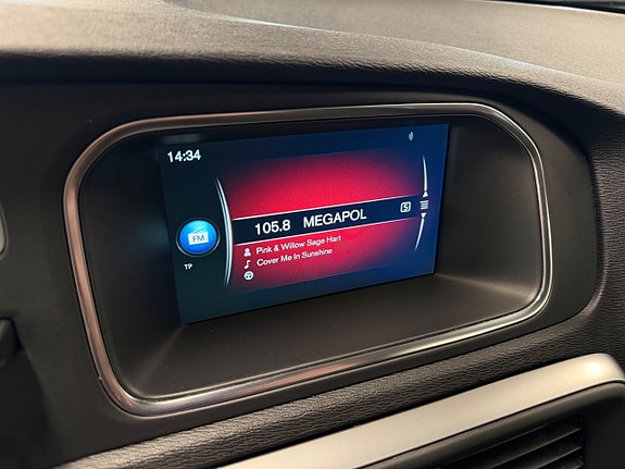 Volvo V40 Cross Country 20 of 24
