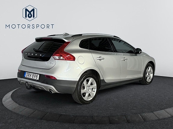Volvo V40 Cross Country 7 of 24