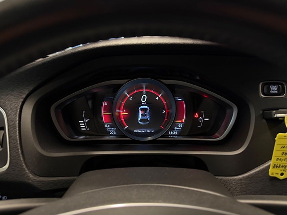 Volvo V40 Cross Country 21 of 24