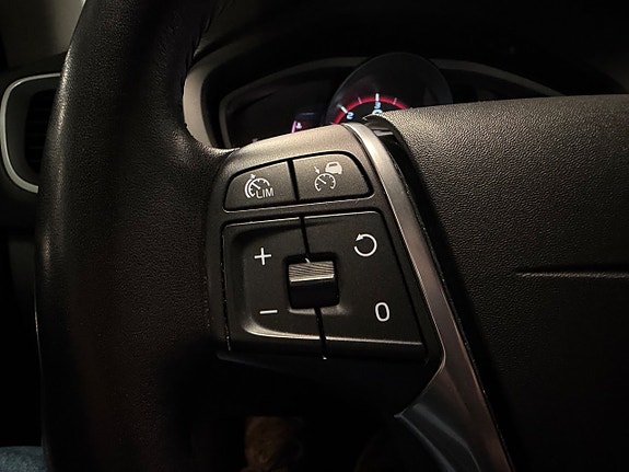 Volvo V40 Cross Country 22 of 24