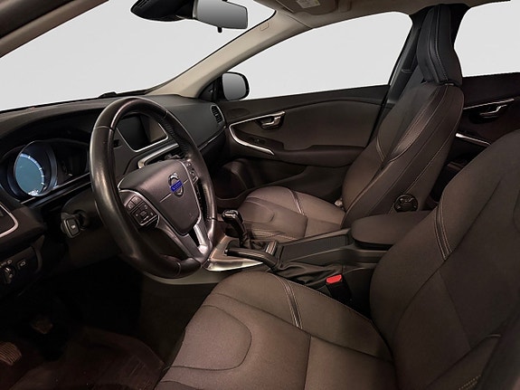 Volvo V40 Cross Country 11 of 24