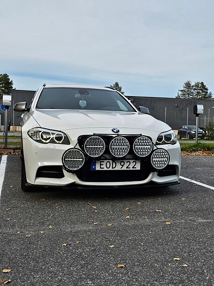 BMW M550d 2 of 3