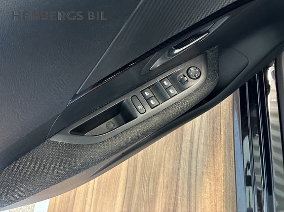 Peugeot 208 15 of 17