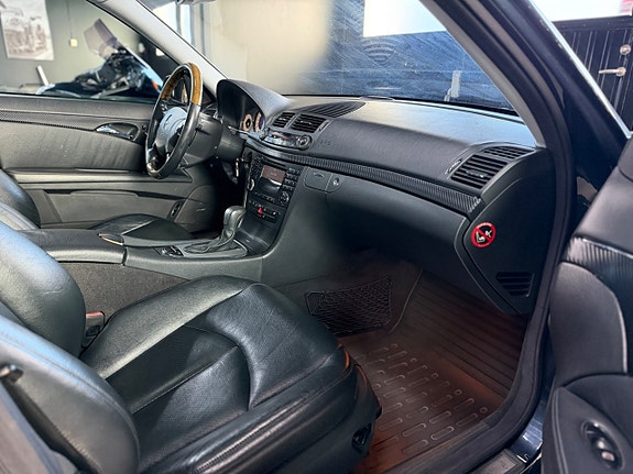 Mercedes-Benz E500 10 of 13