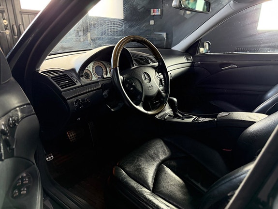 Mercedes-Benz E500 5 of 13