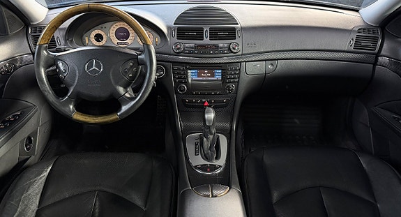 Mercedes-Benz E500 12 of 13