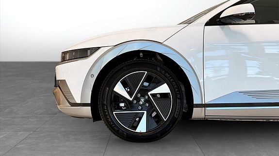 Hyundai Ioniq 5 9 of 12