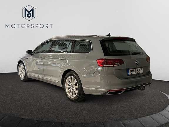 Volkswagen Passat 6 of 25