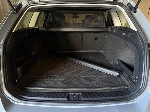 Volkswagen Passat 20 of 25