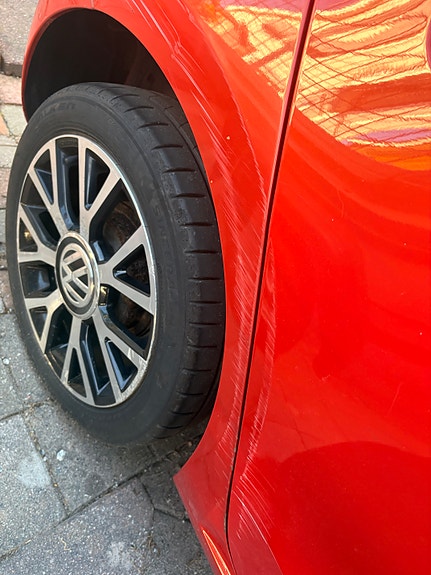 Volkswagen UP! 8 of 9