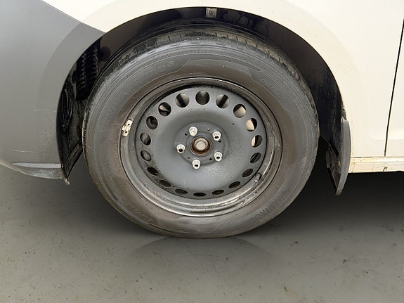 Volkswagen Caddy 28 of 30