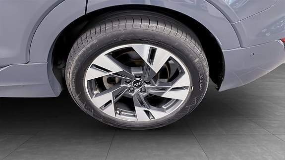 Audi Q8 e-tron 6 of 20