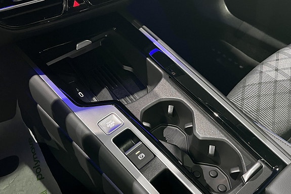 Volkswagen Passat 12 of 21