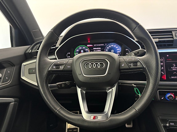 Audi Q3 18 of 25